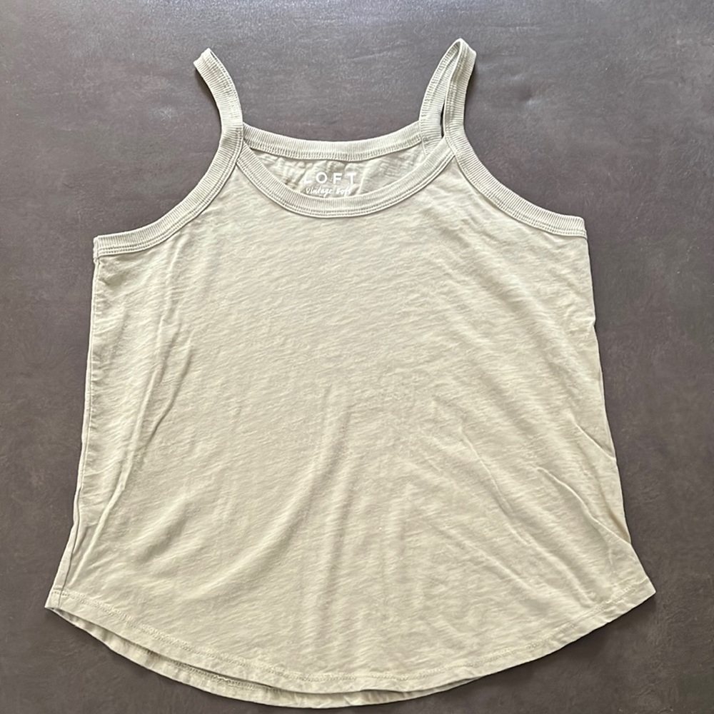 Women’s curvy tank